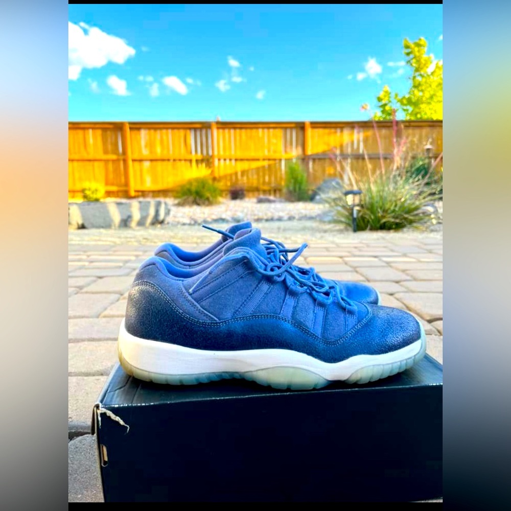 Jordan 11 low 9.5 y girls with box mint condition
